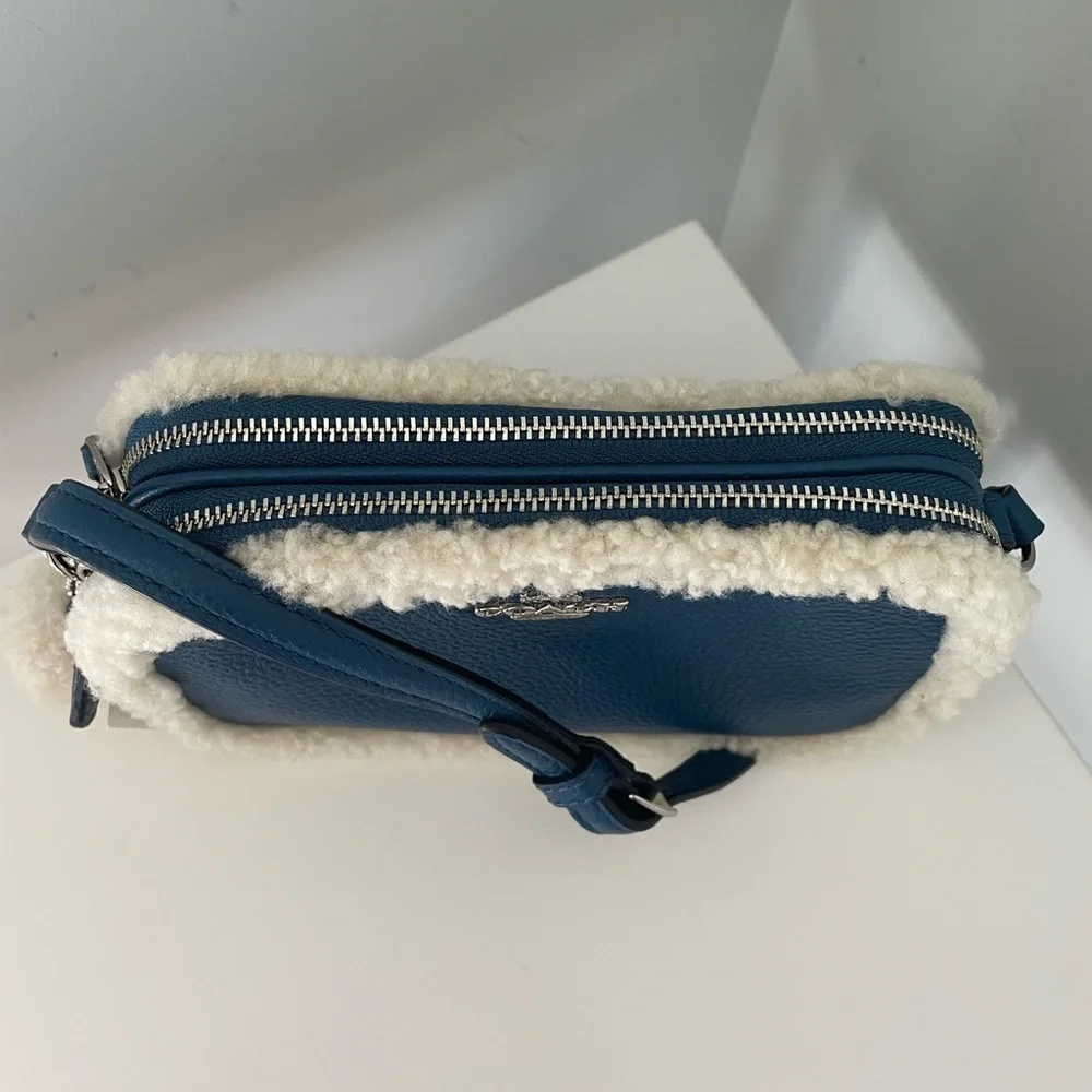 Nwt Coach shearling crossbody bag